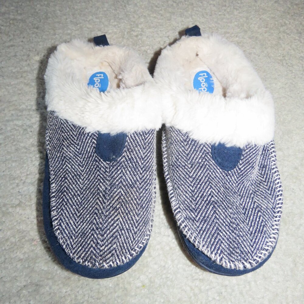 Floopi Navy Chevron Print Faux Fur Lined Indoor Outdoor Clog Slipper Small 5/6